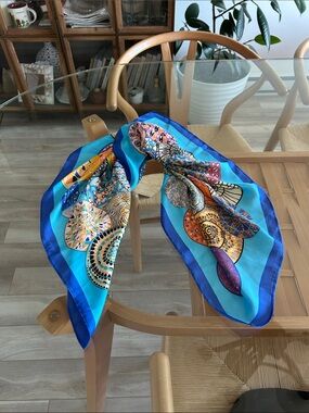 Silk-Feel Blue Patterned Women's Scarf